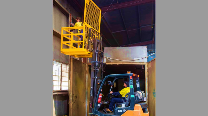 Hydraulic Cage Lift